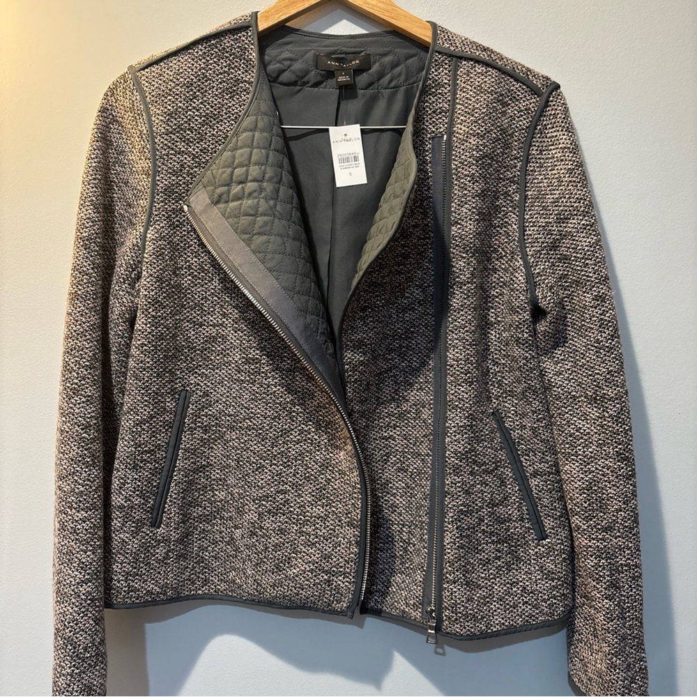 Ann Taylor Women's Gray/Pink Tweed Zipper Moto Short Blazer Jacket Size 6 NWT